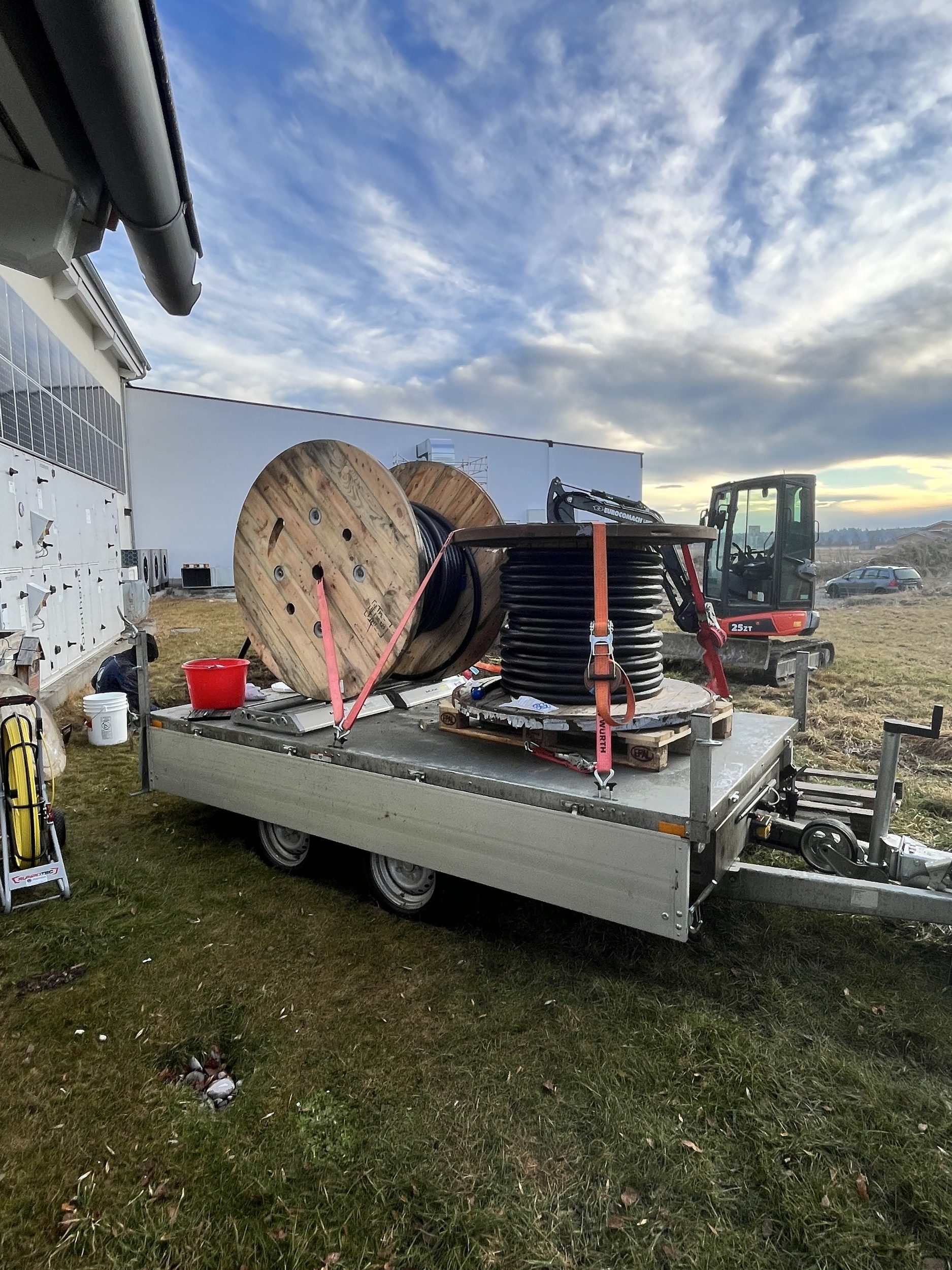 Tiefbau Erdarbeiten Kabelgraben, Schongau